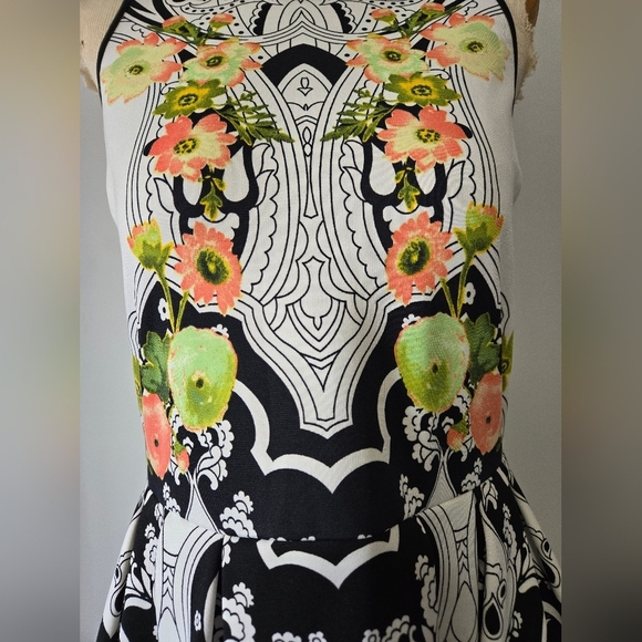 JUICY COUTURE Black and White Print With Peach,Green Floral Sleeveless Dress. 8 - Picture 3 of 12